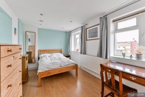 Broadfields Broadhurst Gardens